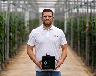 Radiación PAR, luz acumulada diaria y manejo agronómico.